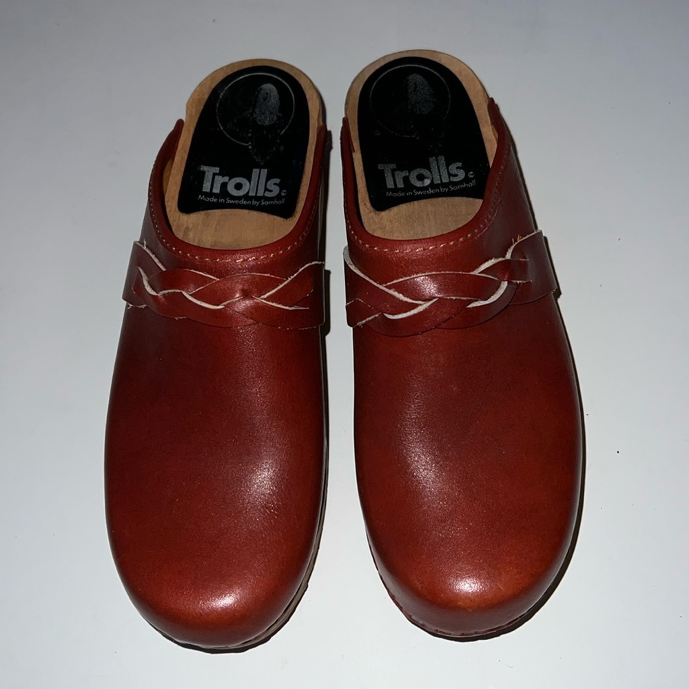 Sweden Trolls Clogs EUC 38